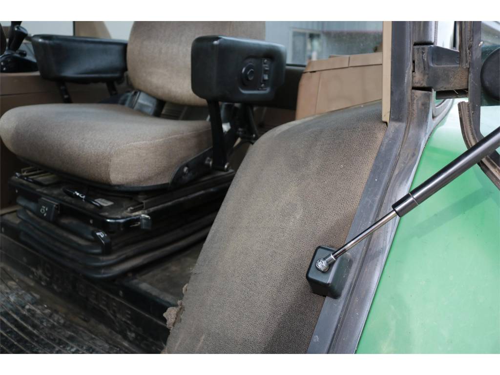 5daf16022d9f785e9018a470.jpg